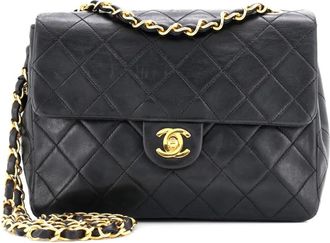 Chanel Square Classic Flap Bag Quilted Lambskin Small shoulder bag - Zwart