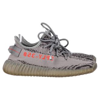 Yeezy by Kanye West Adidas Yeezy Boost 350 V2 Beluga Sneakers in Grijs Synthetisch
