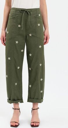 Daze Villa Embroidered Cuffed Drawstring Pants in Bronze Green Daisy at Nordstrom, Size 30