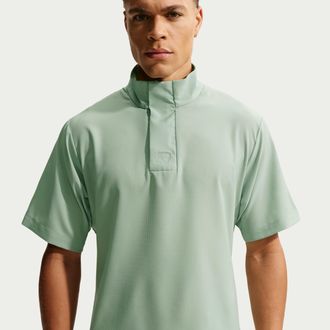 Nike Mens Tailored Performance Dri-FIT Loose Short-Sleeve Golf Windshirt in Green | IM8625-006
