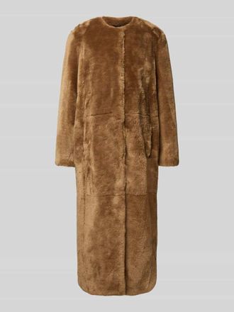 Stand Studio Mantel aus Kunstfell mit Rundhalsausschnitt Modell Gracelyn in Dunkelbraun, Gr&ouml;&szlig;e 36