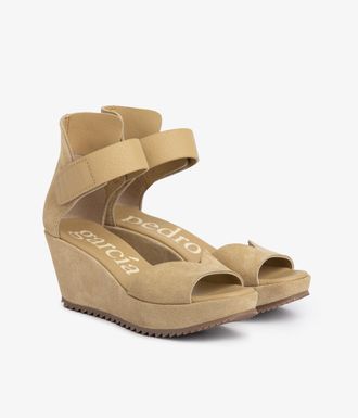 Pedro Garcia Comfort wedge sandal in beige suede |Fareny | Fall winter 25 | PEDRO GARCIA|