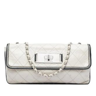 Chanel Pre-owned Quilted Lambskin Shoulder Bag - Dames - Pre-owned - Wit - Maat: ONE Size Leer