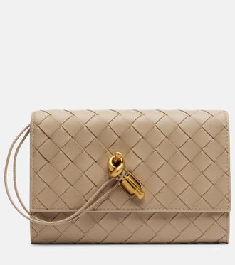 Bottega Veneta Pouch con correa Andiamo de piel