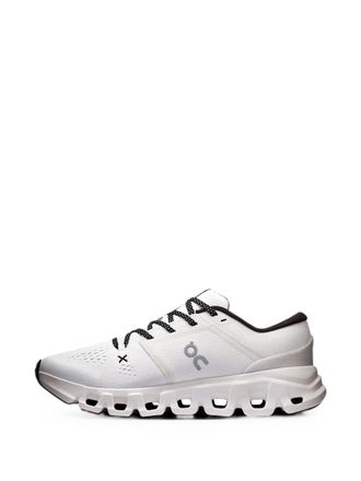 On Sulle scarpe da ginnastica Cloud X 5