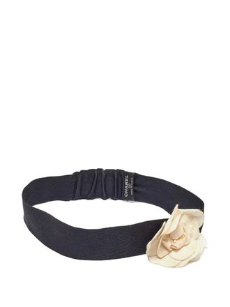 Chanel Satijnen haarband met bloem - Zwart