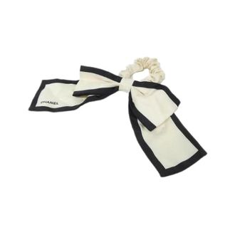Chanel Pre-owned Accessories, female, White, Size: ONE SIZE Pre-owned Silk Scrunchie