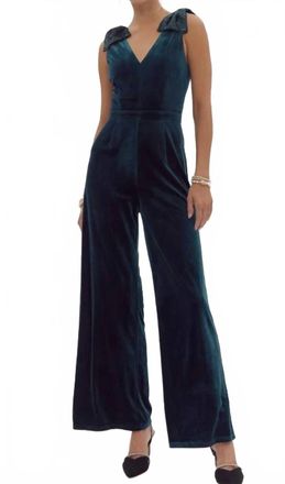 Entro Elegant V-Neck Wide-Leg Jumpsuit In Emerald
