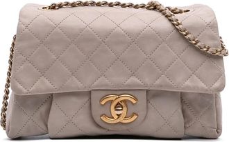 Chanel Borsa a spalla Chic Quilt Flap piccola in pelle di vitello 2011 - Marrone