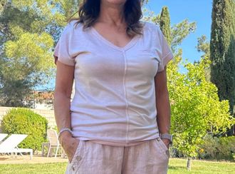 Made in Italy Two Tone V Neck T-Shirt With Faux Pocket In Pink