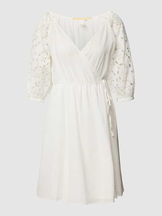 QS by s.Oliver Wickelkleid aus Baumwolle mit Lochstickerei Modell Anglaise in Weiss, Gr&ouml;&szlig;e 36