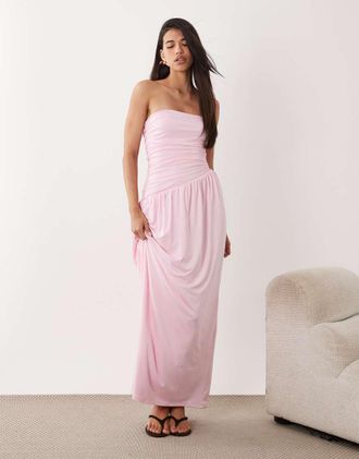 Aria Cove Vestito lungo a fascia aderente a doppio strato con fondo asimmetrico e arricciatura laterale rosa confetto