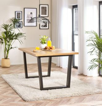 Furniturebox Cotswold Rectangular 6-Seater Oak Coloured Wooden Dining Table With Black Wooden Legs in Light Oak