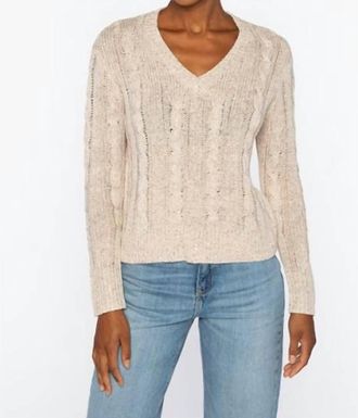 Kinross Cashmere Sequin Cable Vee Pullover In Straw