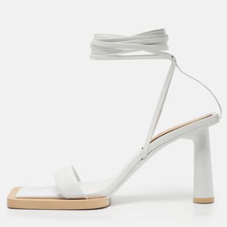 Jacquemus White Leather les Carr&eacute;s Ronds 75 Asymmetrical Sandals