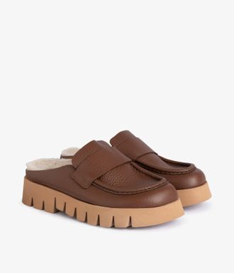 Pedro Garcia Mule in brown leather| Bluma | fall- Winter 26 | PEDRO GARCIA