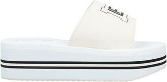 Laura Biagiotti FOOTWEAR - Sandals sur YOOX.COM