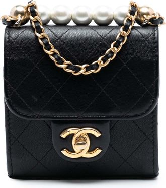 Chanel Tweedehands Mini Geitenleren Chic Parels Clutch Aan Ketting