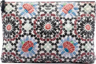 Chanel Pre-owned Womens Paris Dubai Large Printed Lambskin Cosmetic Case - White Leather - One Size