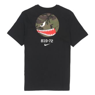 Nike Mens Nike Back Cartoon Devil Camouflage Pattern Printing Casual Round Neck Short Sleeve Black T-Shirt DV2072-010