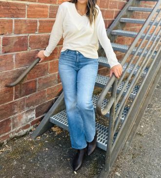 Mod-o-doc Deep V-Neck Tee In Milk Frost