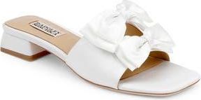 Badgley Mischka Giorgia Slide Sandal in White Crepe at Nordstrom Rack, Size 9.5