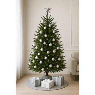 Clifton Premier Norway Spruce Christmas Tree - Fresh Cut - 1.25m - 1.5m (4 - 5ft) in Green