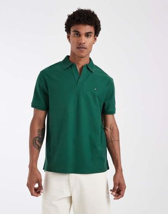 Tommy Hilfiger Polo verde in cr&ecirc;pe con scollo a V
