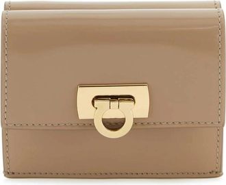 Ferragamo Portemonnees - Dames - Portefeuilles - Beige - ONE Size - Leer - Accessoires
