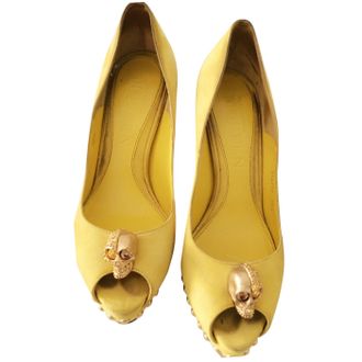 Alexander McQueen Yellow Suede Skull Pumps Size 36.5