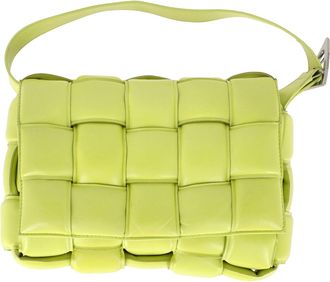 Bottega Veneta Bottega Veneta gewatteerde cassette schoudertas in pastelgroen lamsleer