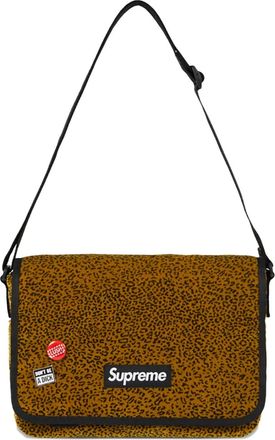 SUPREME Schoudertas met textuur - Bruin