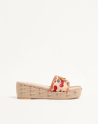 Valentino Garavani VLogo Signature Flatform Sandal In Jacquard Raffia With Cherryfic Motif 60mm Wo