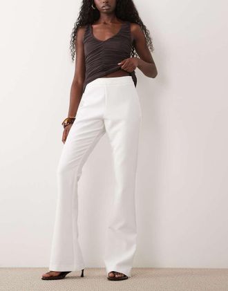 Asos pantaloni sartoriali svasati color crema-Bianco