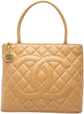 Chanel Pre-owned Handbags, female, Beige, Size: ONE SIZE Pre-owned The Medallion Tote Bag