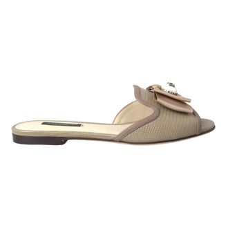Dolce & Gabbana Beige Logo Parel Platte Sandalen - Dames - Sandalen - Beige - 35 EU - Schoenen
