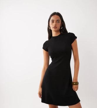 KAIIA vestito skater mini in maglia con maniche a cappuccio nero, in esclusiva