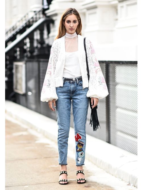 Rosa Crespo in jeans met borduurwerk