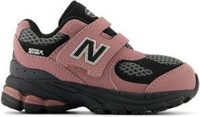 New Balance Infants 2002 Hook & Loop in Pink/Black Synthetic, size 4.5