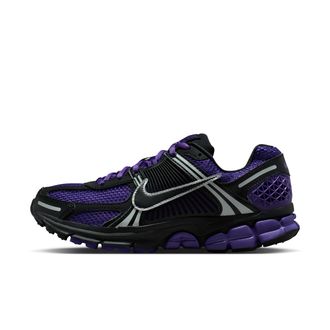Nike Womens Zoom Vomero Shoes with Reflective Accents in Black | FJ2028-004