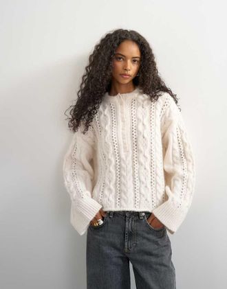 Topshop maglione lavorato a maglia con collo serafino e trecce in oat-Neutro