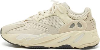 Yeezy by Kanye West Sneakers Boost 700 in pelle scamosciata - Toni neutri