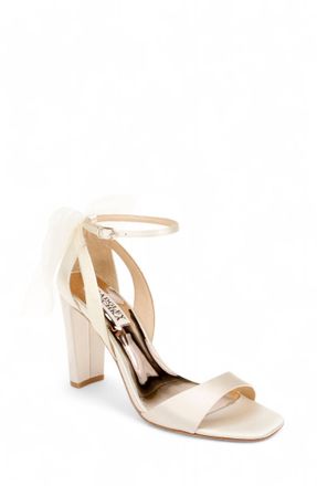 Badgley Mischka Womens Kim Mesh Bow Block Heel In Ivory