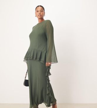 Asos Curve ASOS DESIGN Curve - Vestito lungo a maniche lunghe in chiffon verde scuro con volant sul fondo
