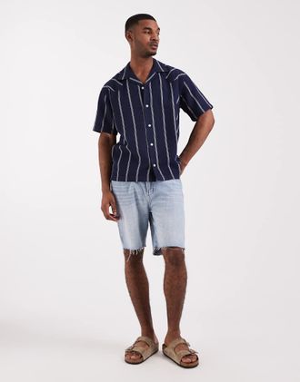 Wrangler Cowboy - Pantaloncini in denim dritti lavaggio chiaro-Blu