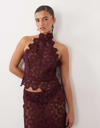 Lioness Trophy co-ord top in pizzo trasparente con dettagli floreali e collo alto bordeaux-Rosso