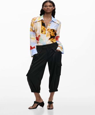 Desigual Pantaloni capri cargo neri-Nero