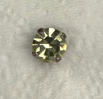 Mariana Womens Studs Earrings In Green