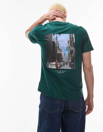 Tommy Hilfiger T-shirt verde con grafica del logo