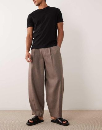 Asos Pantaloni eleganti bombati con fondo ampio in misto lana marrone chiaro a spina di pesce